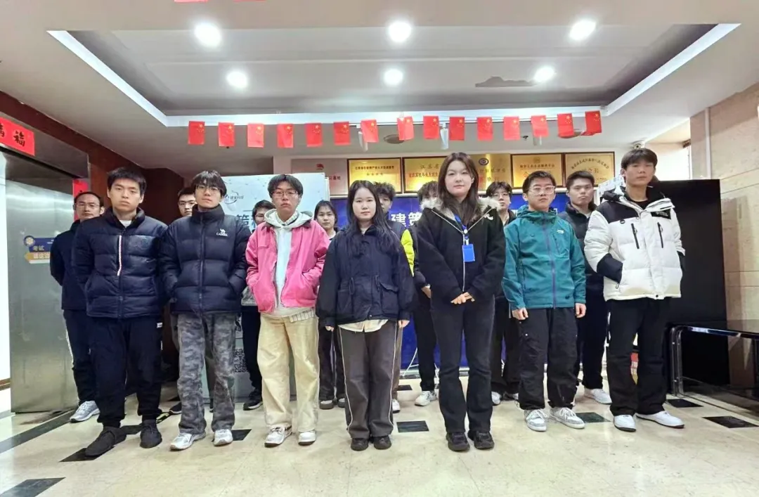 叮！結(jié)班成功！這張合照，是我們努力的最好